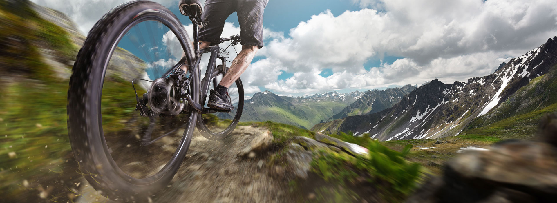 Electric mountain bike rental in Les 2 Alpes - Slide Planet
